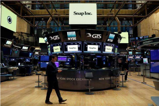Snapchat母公司净亏损4.43亿美元，股价暴跌16%