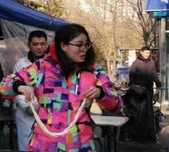 傅园慧卖拉面gif表情包免费版下载完整版_u启动
