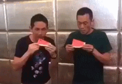 秒吃西瓜比赛GIF合集